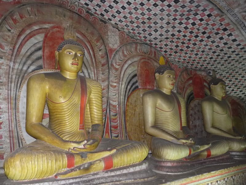 Rock Temple w Dambulla (fot. Darek Dąbrowski) Rock Temple w Dambulla (fot. Darek Dąbrowski)