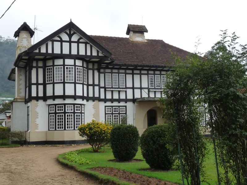Kolonialna zabudowa w Nuwara Eliya (fot. Darek Dąbrowski) Kolonialna zabudowa w Nuwara Eliya (fot. Darek Dąbrowski)