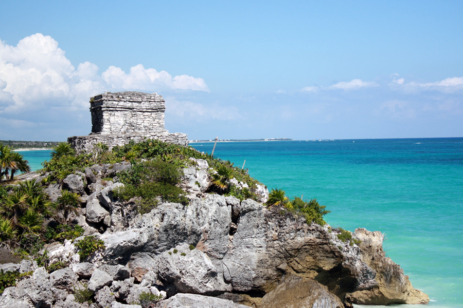 Tulum - miasto Majów położone na klifowym wybrzeżu Tulum - miasto Majów położone na klifowym wybrzeżu