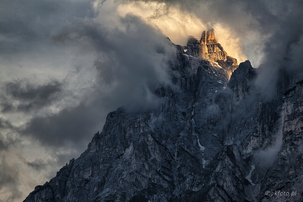 Wschód słońca w Dolomitach (fot. S. Adamczak, okfoto.pl)