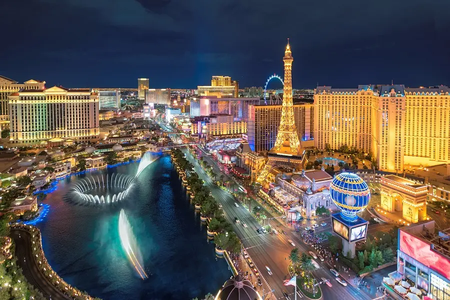 Oświetlone Las Vegas w nocy